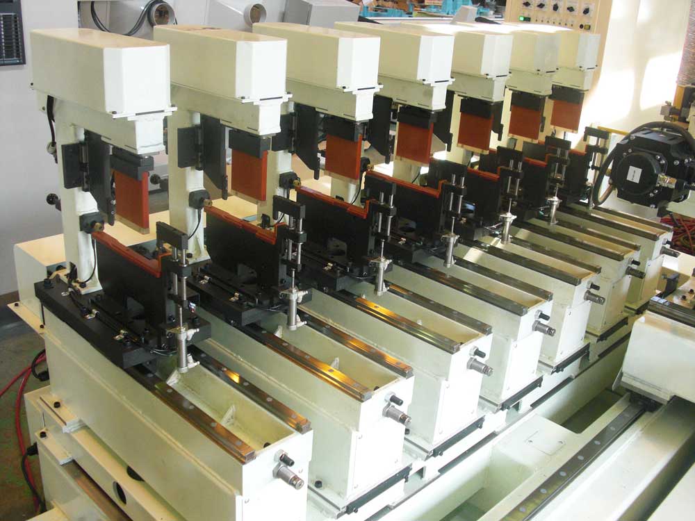 電子ピアノ鍵盤 側面フライス加工機 裏面